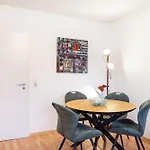 Charmantes In Apartment